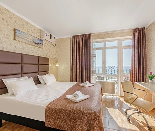 Апартаменты «Люкс» с видом на море. Отель "Alfa Summer". 