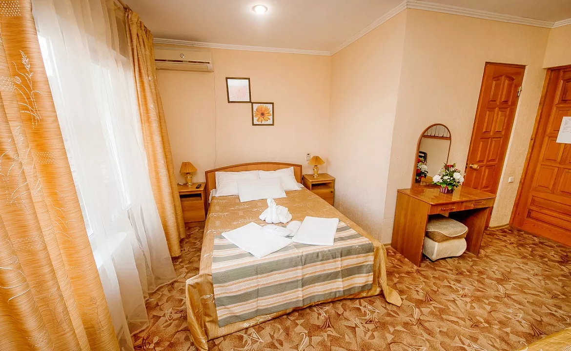 2х местный стандарт. Гостиница H2O. Геленджик