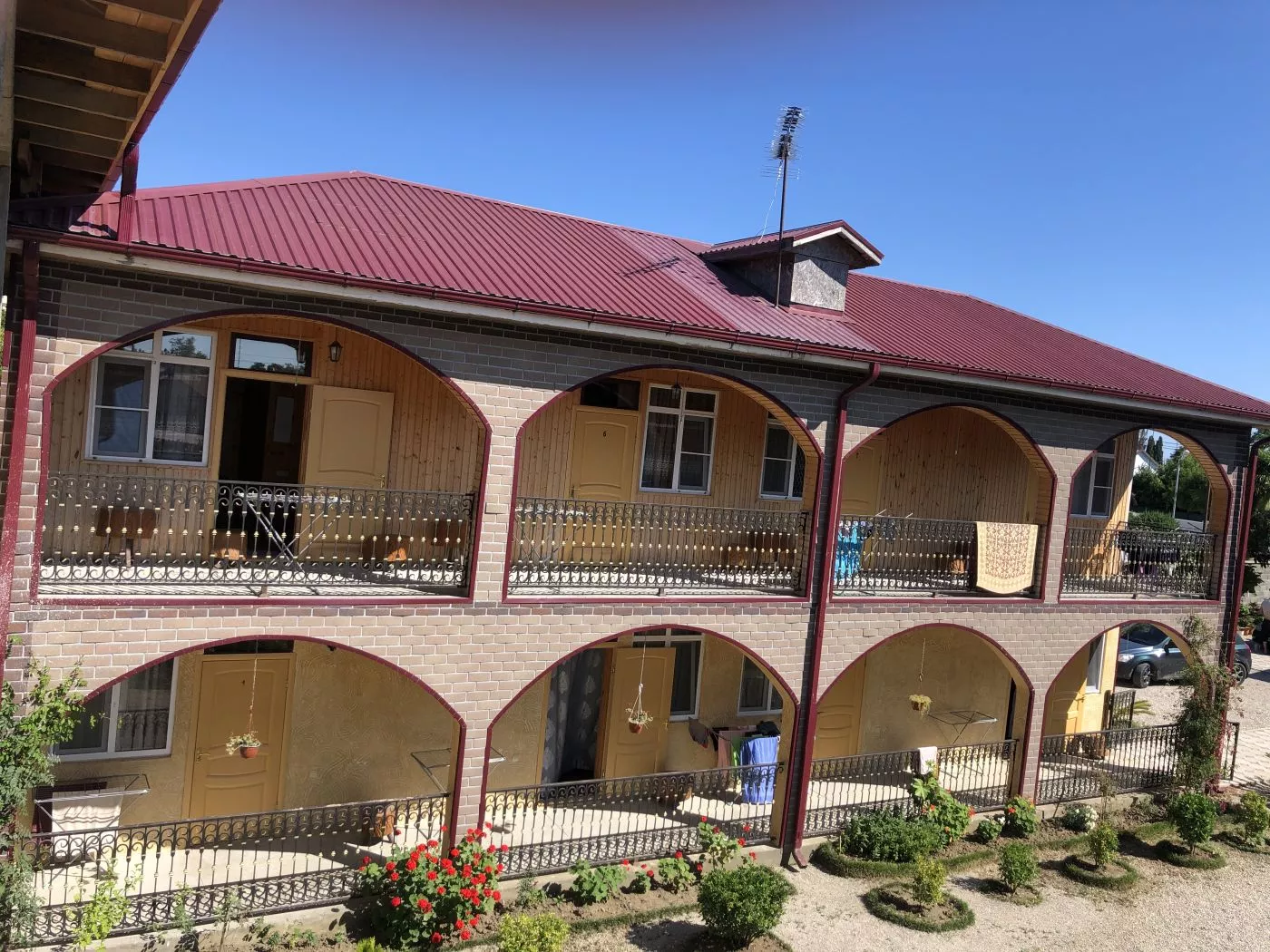 . Гостевой дом “Leon”. Пицунда . Гостевой дом “Leon”. Пицунда