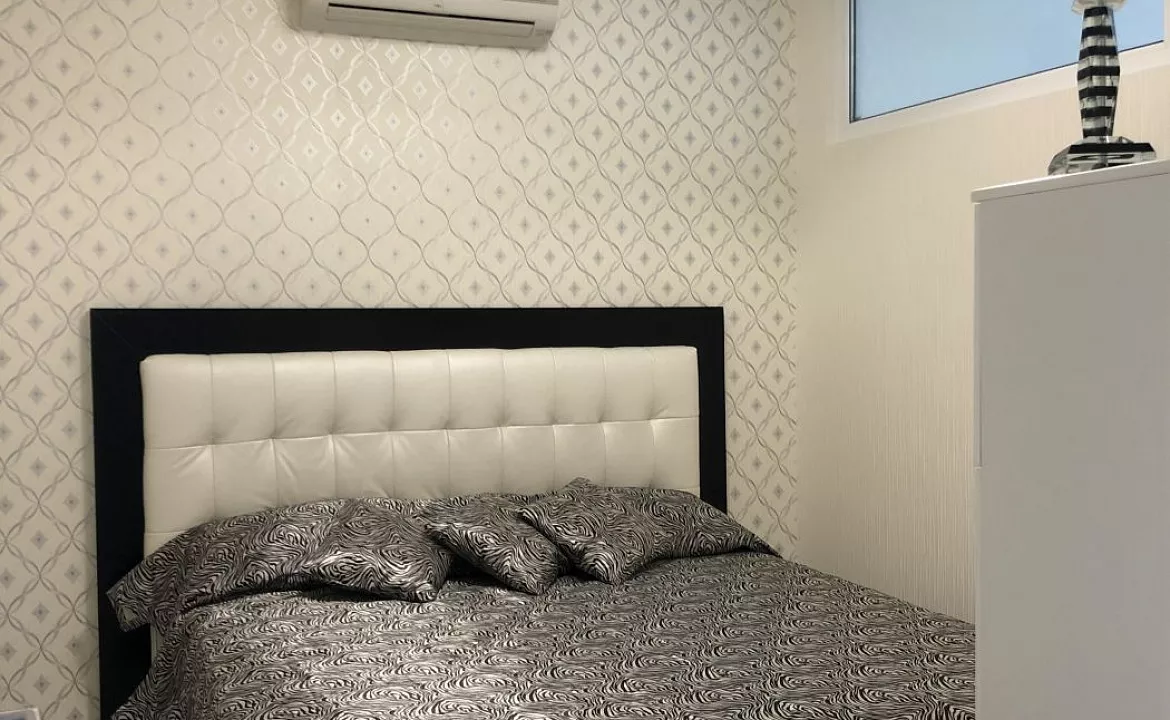 Апартаменты . Квартира в многоквартирном доме Апартаменты . Алушта