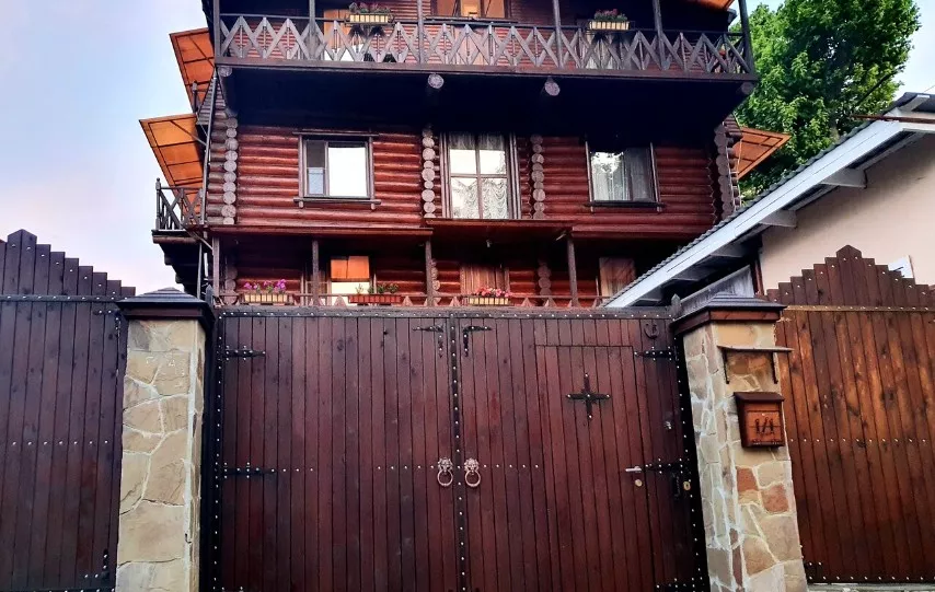 . Гостевой дом ШарЛООтка. Лоо