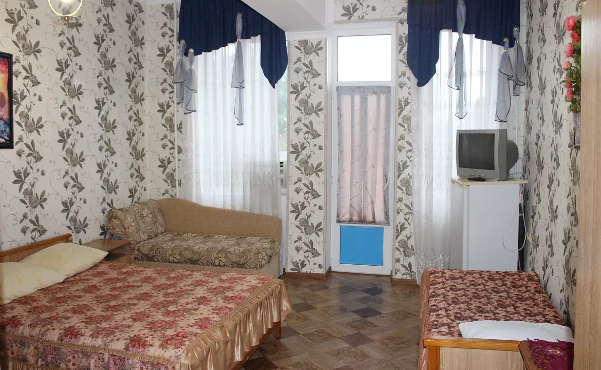 Четырехместный номер класса стандарт со всеми удобствами. Гостевой дом "Ника" - Анапа. Анапа Четырехместный номер класса стандарт со всеми удобствами. Гостевой дом "Ника" - Анапа. Анапа