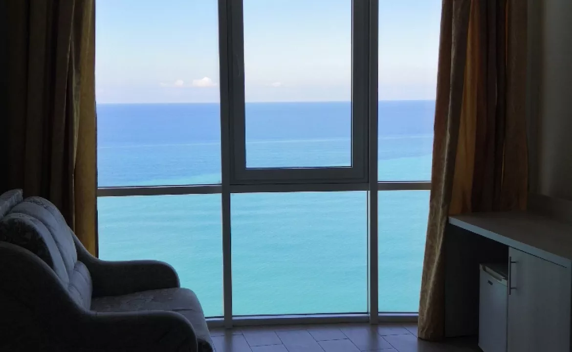 Номера с видом на море. Квартира в многоквартирном доме "ЖК Sun-marina". Лазаревское