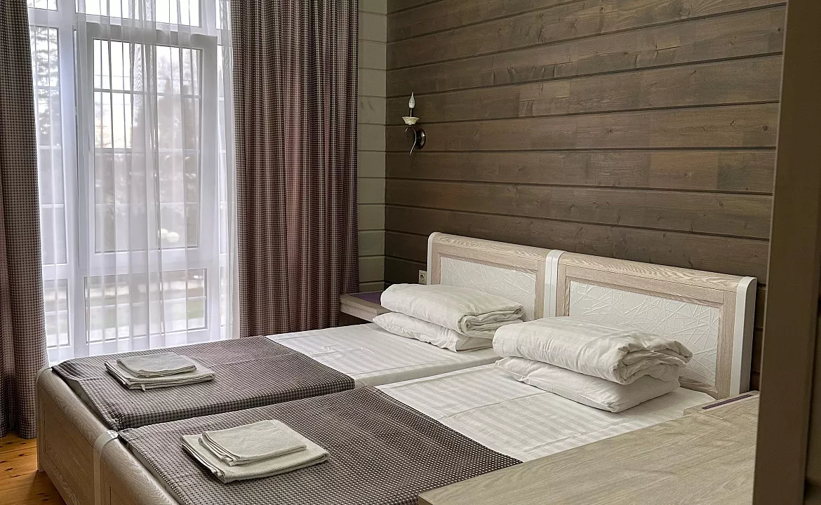 Номер с раздельными кроватями . Гостиница Гагра. Гагра