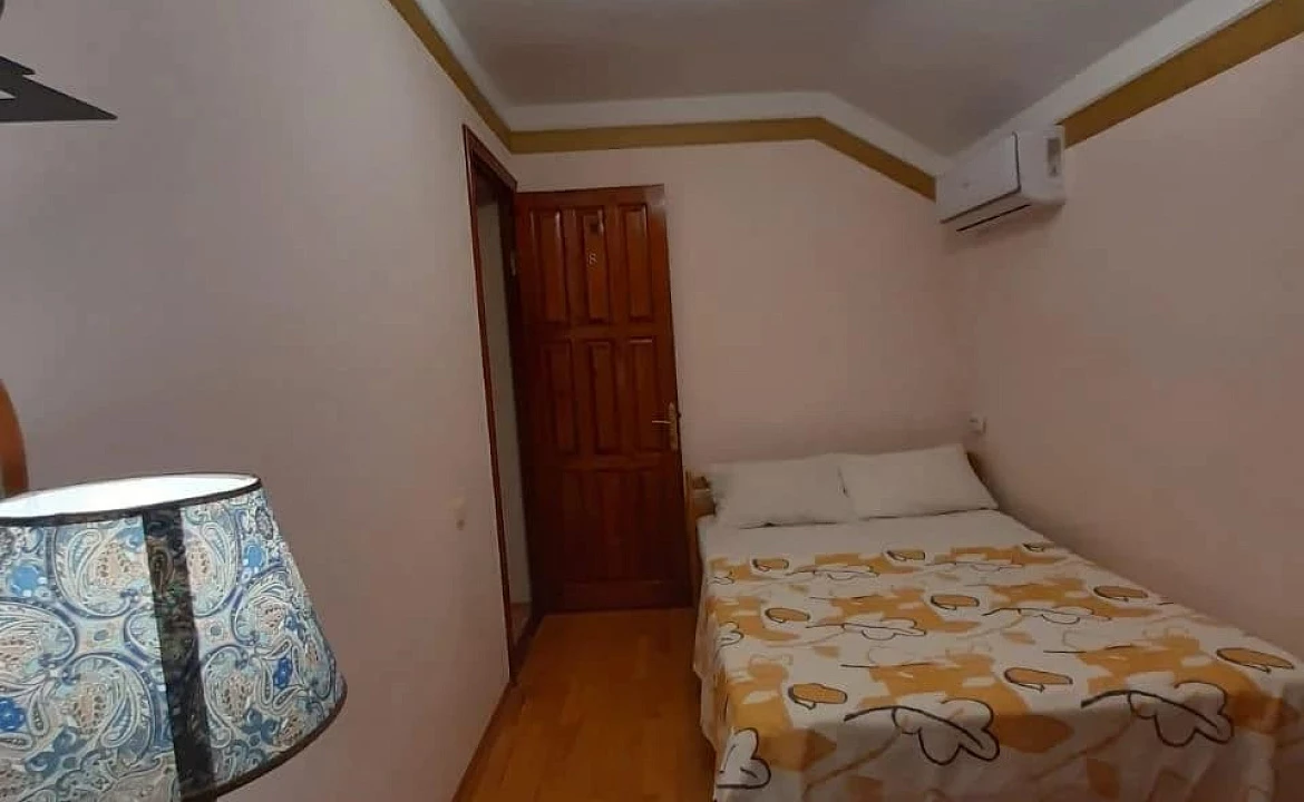 Двухместный номер люкс, от 1 до 2 гостей, двуспальная кровать, балкон, вид на море. Гостевой дом "Горная лаванда". Лазаревское