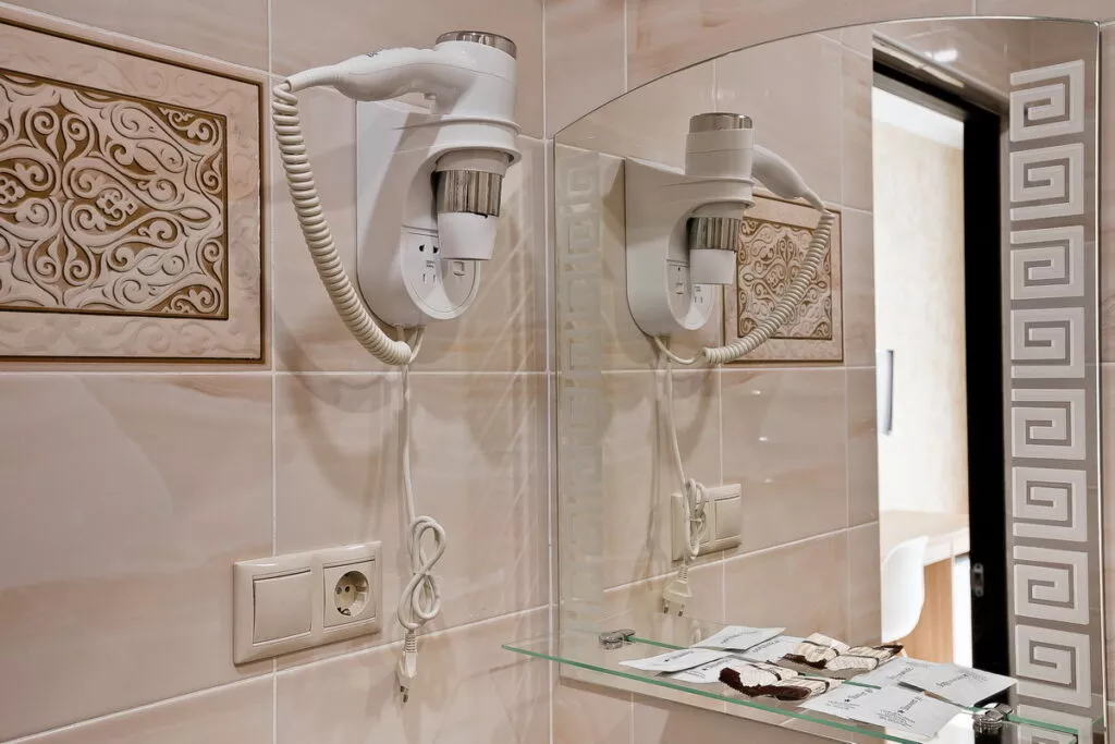 Двухместный номер с двуспальной кроватью и видом на море. Отель «NOY». Лоо