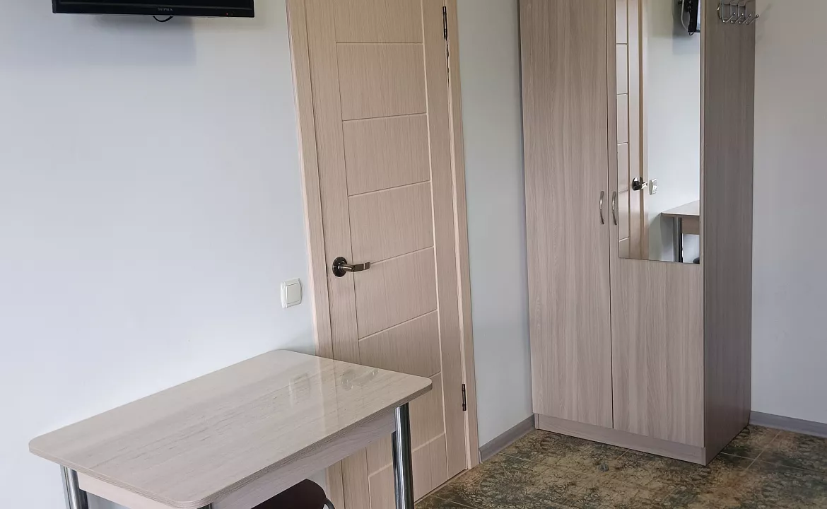 Улучшенный четырёхместный с кухней 2. Гостевой дом Тихий дворик - Орджоникидзе. Орджоникидзе