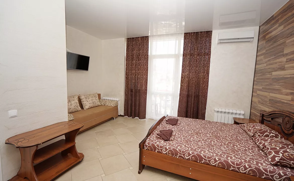 Номер на четверых с балконом . Гостевой дом Эвелина - Лазаревское. Лазаревское