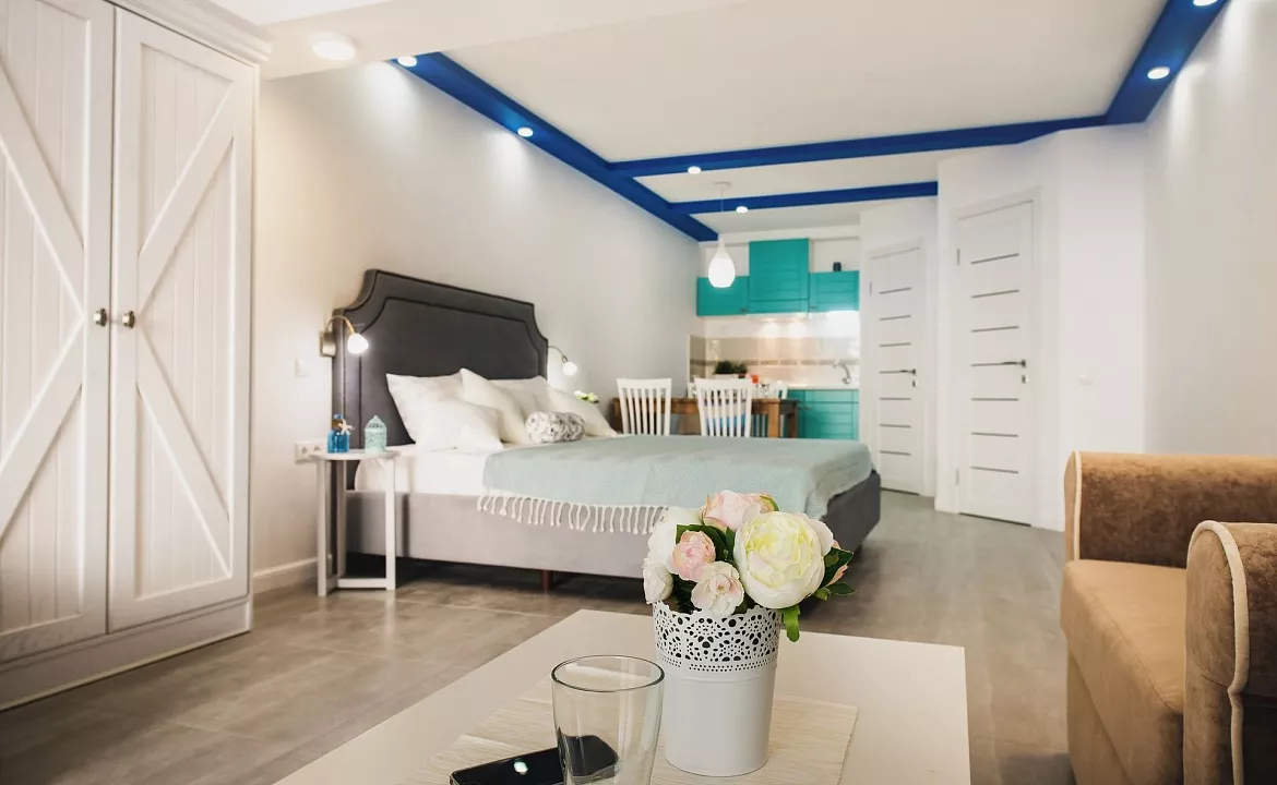 Luxe Dolphin. Отель Villa Capri. Щелкино