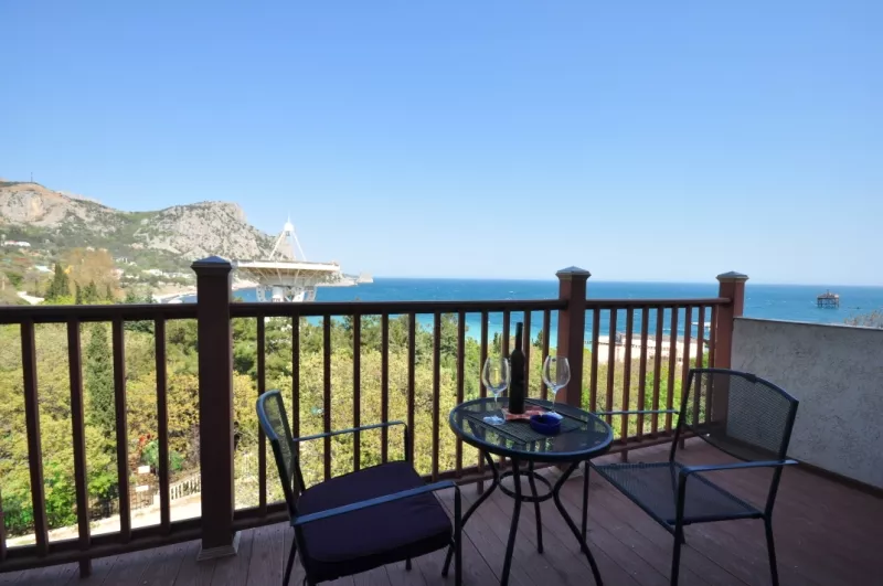 Стандарт с балконом вид на море. Мини-гостиница "Премьера". Кацивели