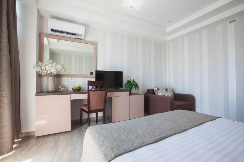 . Гостиница "Парк Авеню". Кореиз