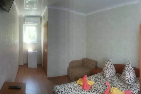 Трехместный номер с удобствами. Гостевой дом «Росинка». Алушта