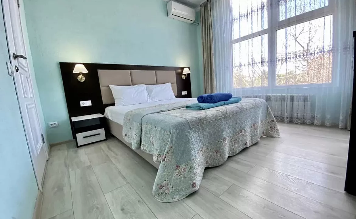 Двухместные номера комфорт (кровати вместе или раздельно). "Брио" частный сектор. Геленджик Двухместные номера комфорт (кровати вместе или раздельно). "Брио" частный сектор. Геленджик