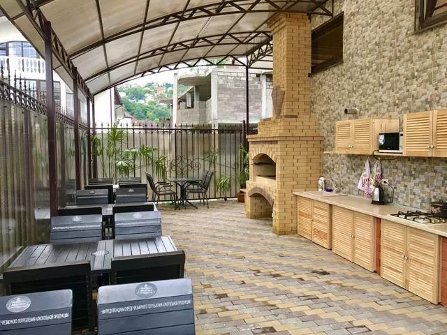 . Гостевой дом "Кристалл". Лазаревское