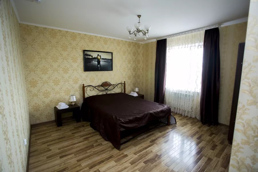 ЛЮКС (с балконом). Отель  "ВАП-отель". Ейск