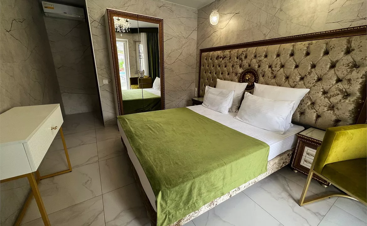 Номер стандарт с балконом. Отель "СЕНАТОР". Сочи