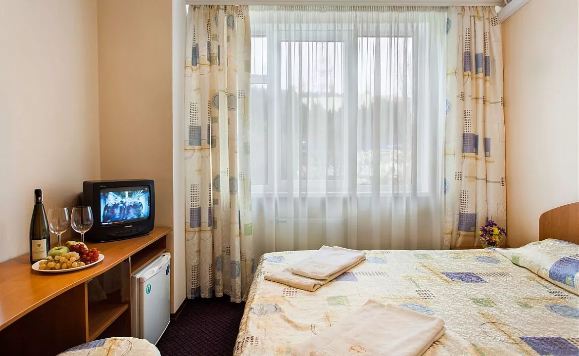 стандарт 2-комнатный семейный . Гостиница Дарсан. Ялта