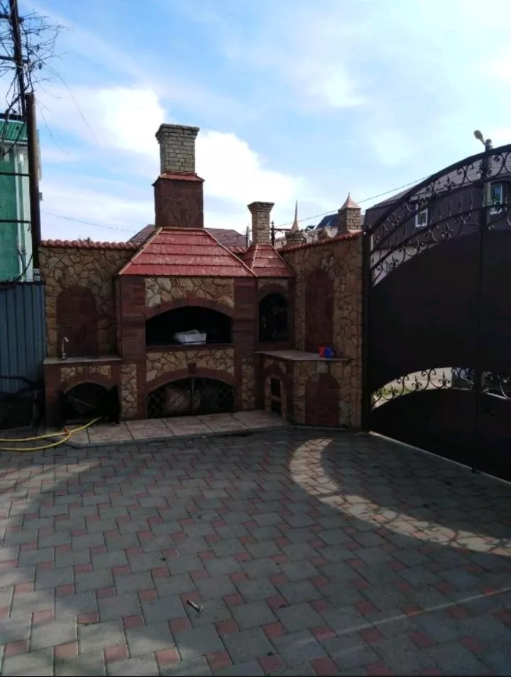 . Гостевой дом У Георгия . Витязево