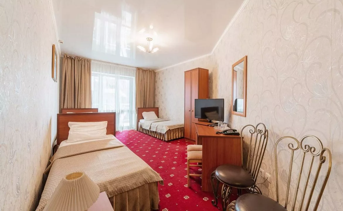 3-Х МЕСТНЫЙ «СТАНДАРТ». Отель "Плаза". Анапа