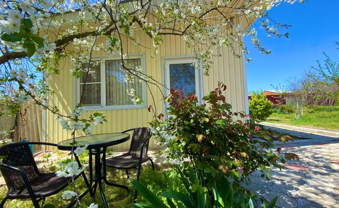 Двухместный, с отдельным входом. Гостевой дом Ласточкино гнездо. Голубицкая