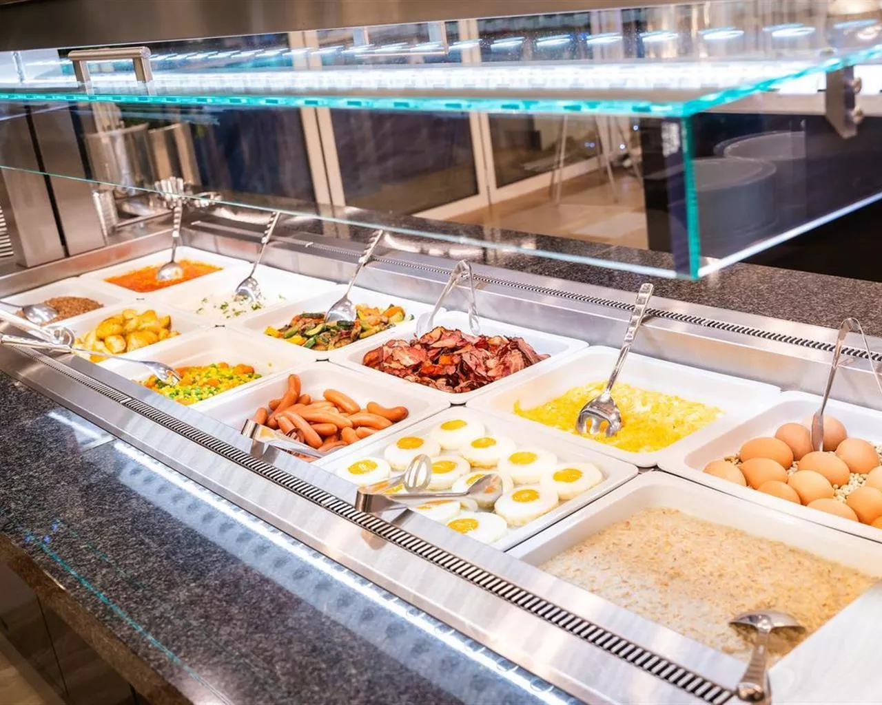 . Отель GrandLoo. Лоо