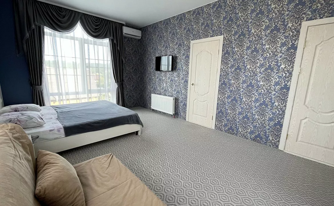 Апартаменты на 4-х человек с балконом. Гостевой дом "МЕЛИС". Дивноморское