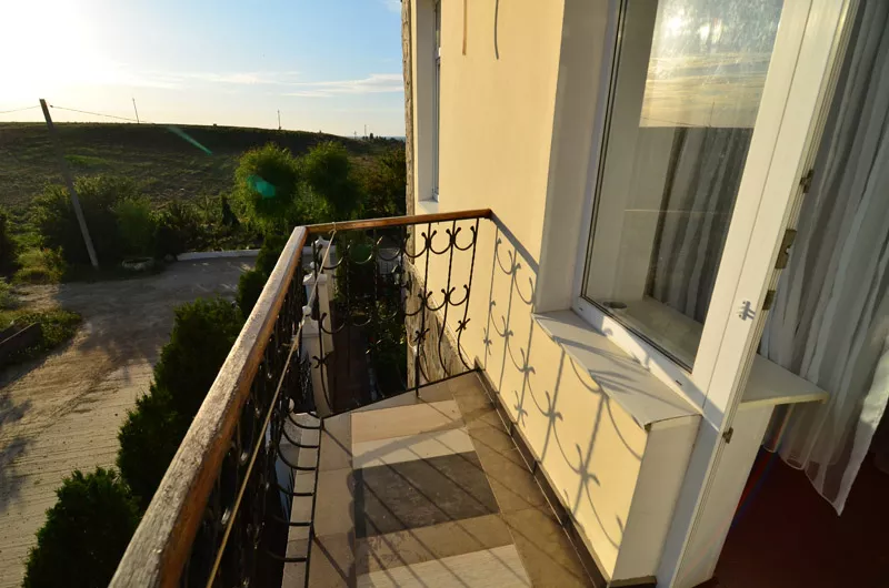 2-местный номер «полулюкс» c балконом. Частный пансионат «Виренея». Севастополь