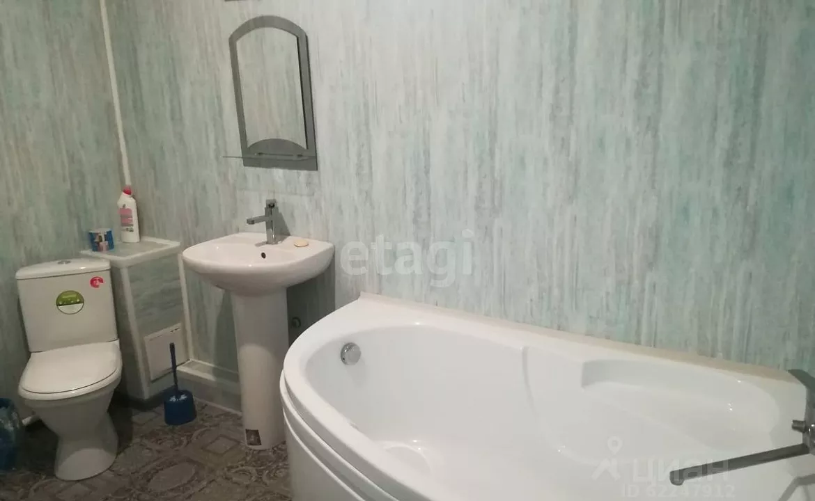 Дом. Коттедж на Красной. Ейск