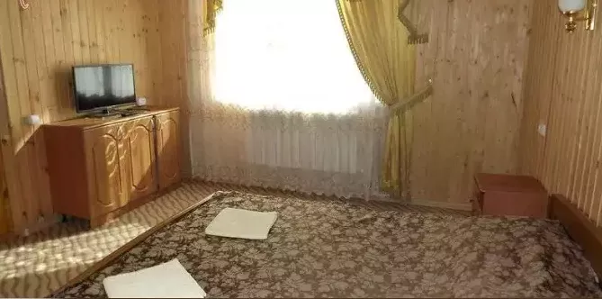 Стандарт 4-местный 2-комнатный (Малый корпус). Отель «Меридиан». Домбай-гостиницы