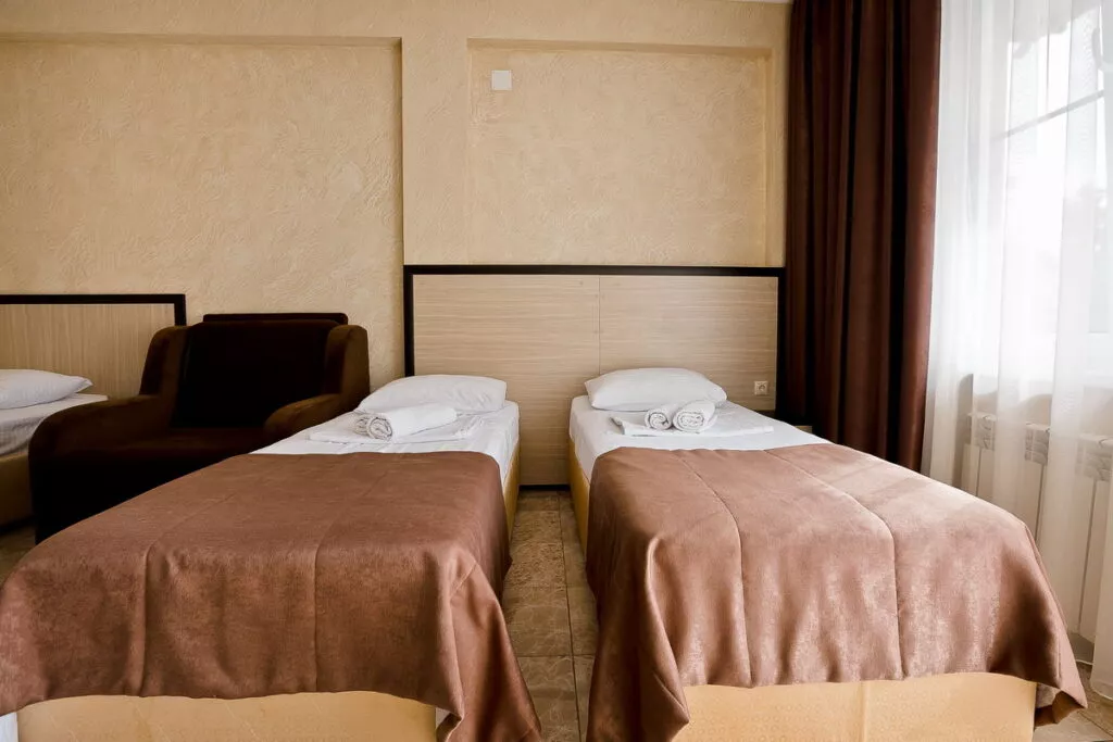 Трехместный номер без вида на море. Отель «NOY». Лоо