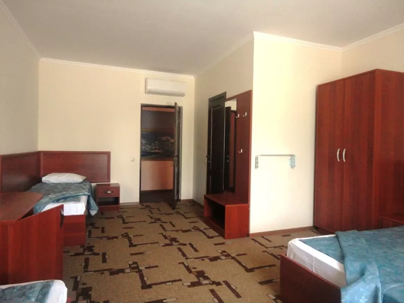 4-х местный номер Стандарт. Гостиница "Янтарь". Архипо-Осиповка