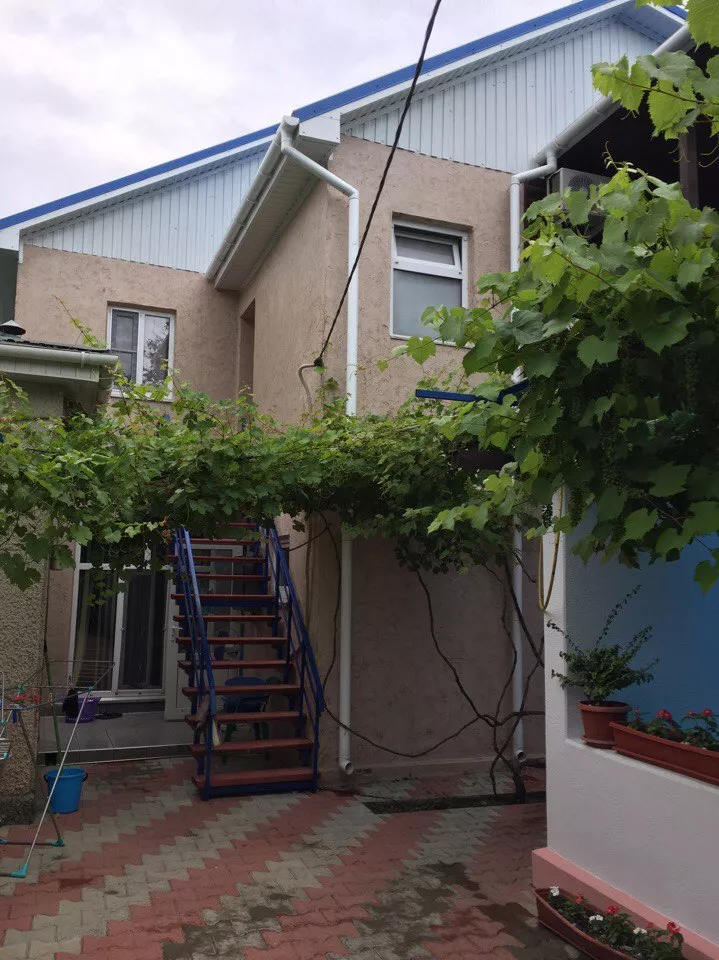 . Гостевой дом на Комарова 17. Витязево