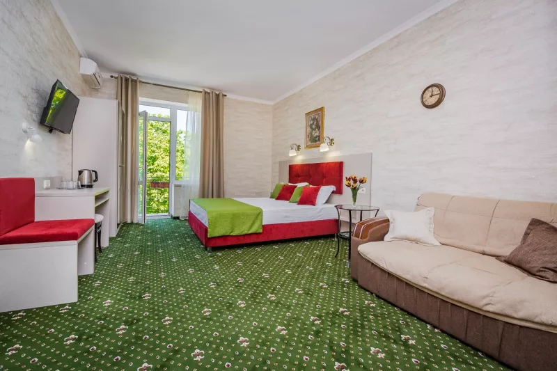 Полулюкс 3-х местный. Отель «Глициния». Феодосия