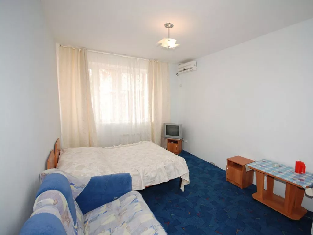 . Гостиница "Версаль". Лазаревское