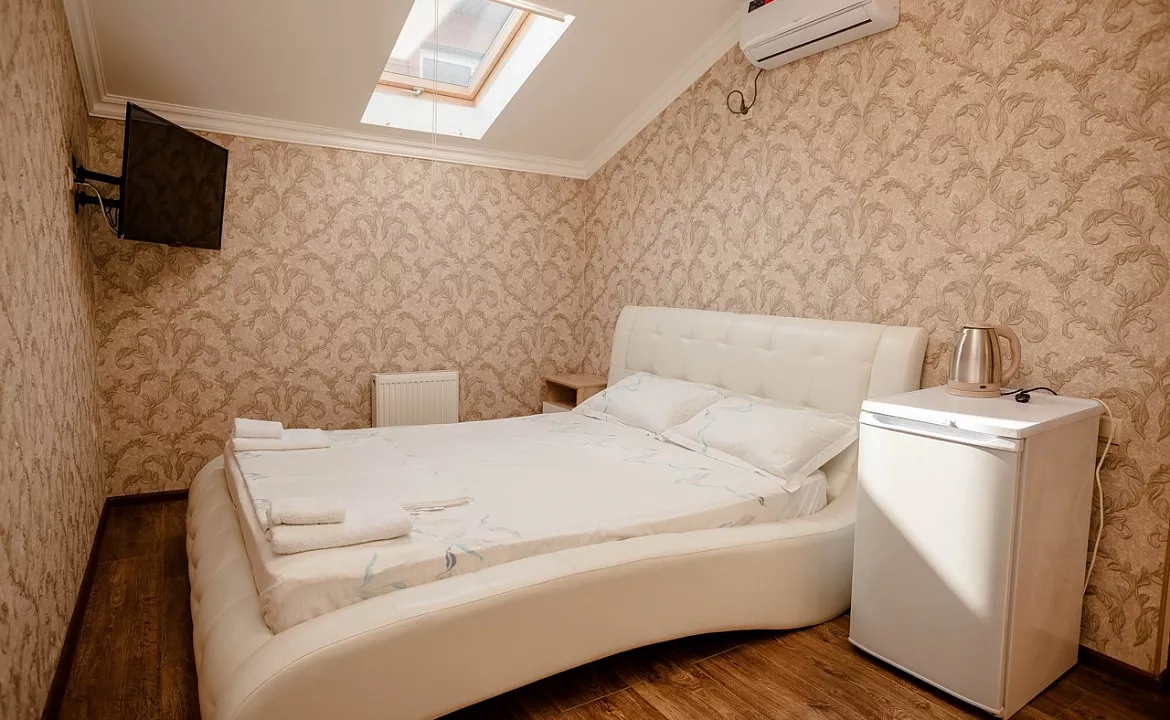 Мансарда двухкомнатная. Гостевой дом Ника Премиум. Геленджик