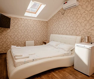 Мансарда двухкомнатная. Гостевой дом Ника Премиум. 