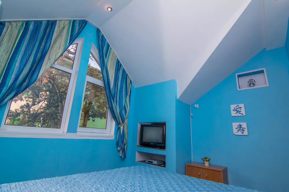 Молодежный. Гостевой дом "Лесные дворики". Гаспра