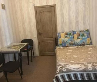 Двухместный номер с одной кроватью. Гостевой дом «Первомай». Двухместный номер с одной кроватью. Гостевой дом «Первомай».