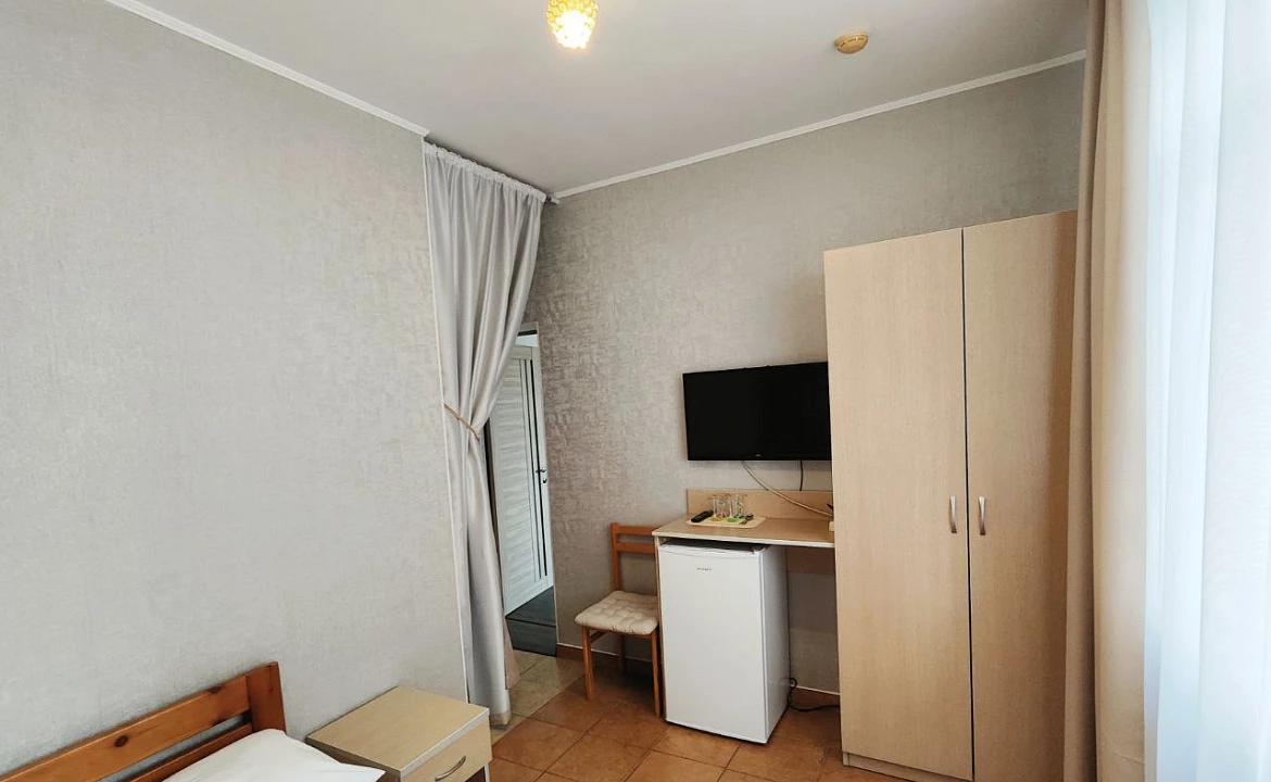 Семейный с балконом. Гостевой дом "Регион 86" . Адлер