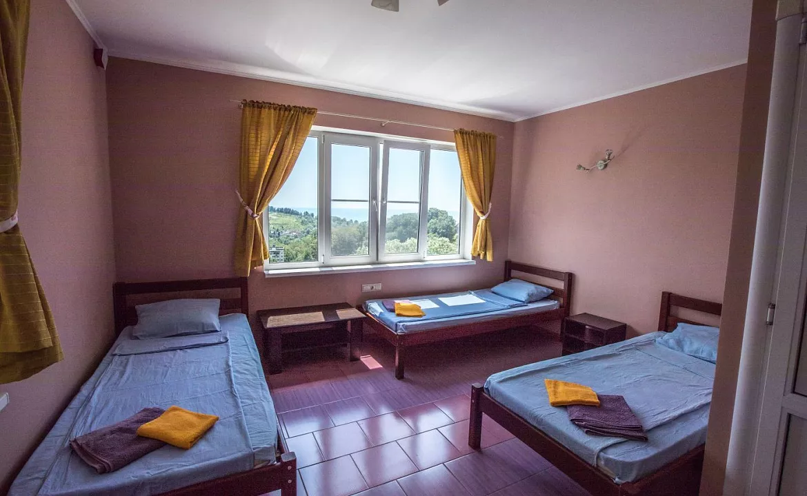 Уютный номер с видом на море. Гостевой дом Ретритный Центр "Дивный Лотос". Вардане