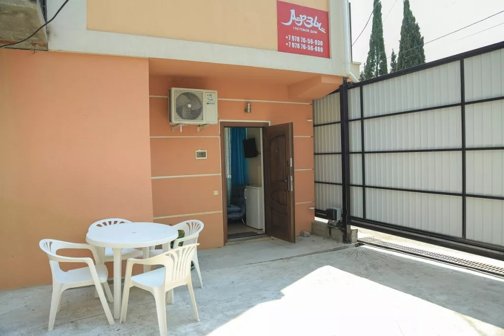 Семейный. Гостевой дом Частный "Арзы". Симеиз