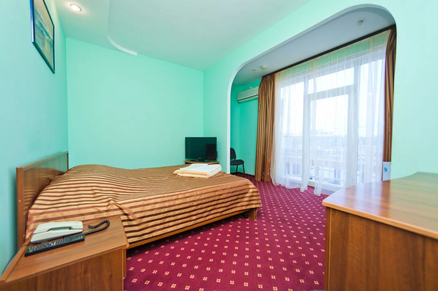 . Отель Водноспортивный клуб-отель "Торнадо". Ейск