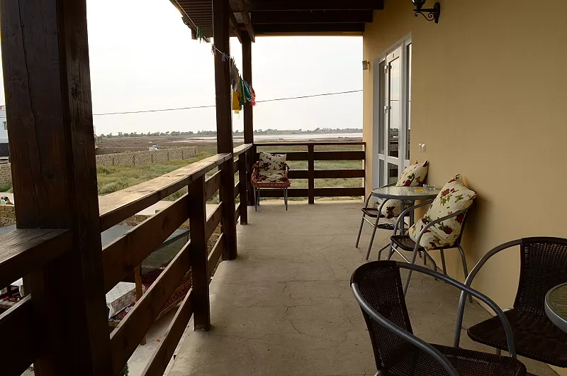 Стандартный трехместный. Гостевой дом "Кевсер". Саки