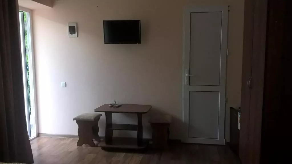 Трехместный номер. Гостевой дом "На Изумрудной 45/1" . Лазаревское