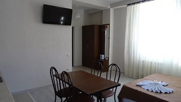 Апартаменты (правое крыло)  3 местный. Семейные апартаменты "Благодарный круглый год". Красная Поляна