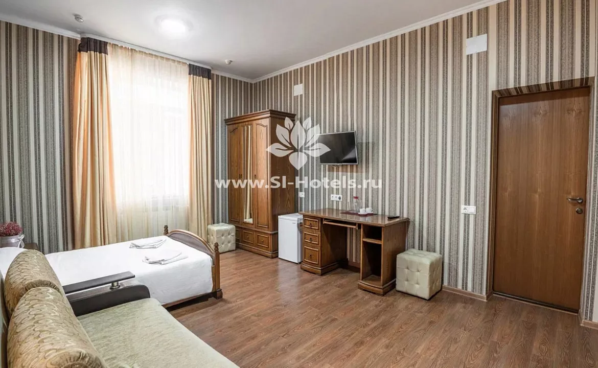 Стандарт с балконом. Гостевой дом Солнечный - Дагомыс. Дагомыс