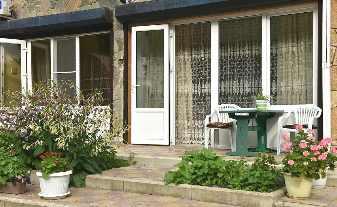 2-х уровневые апартаменты Романтика. Таунхаус Апартаменты у моря в п Лазаревское для 6-8 чел.. Лазаревское