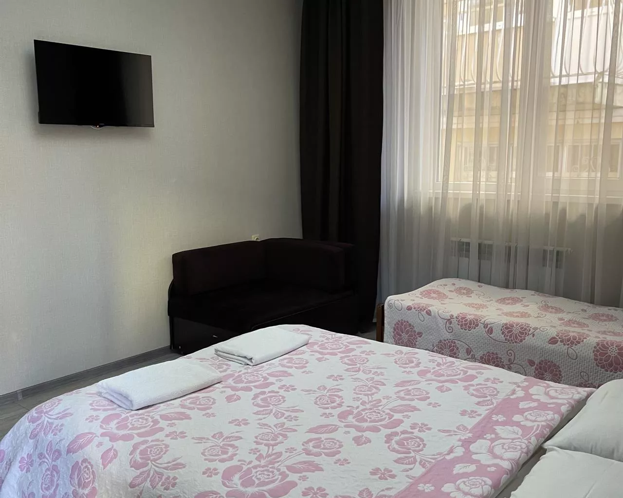 . Гостевой дом "Нэва". Адлер