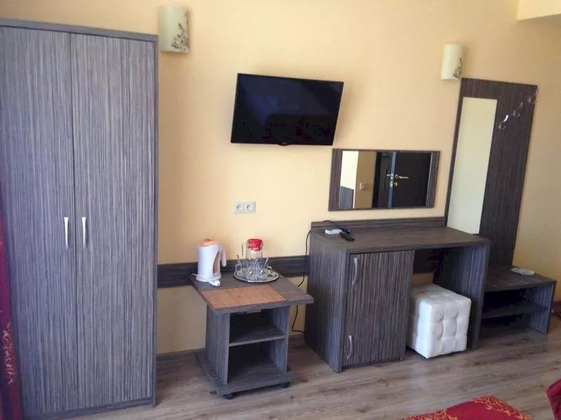 3-х местный номер Стандарт с балконом. Гостевой дом "Номер 5". Архипо-Осиповка