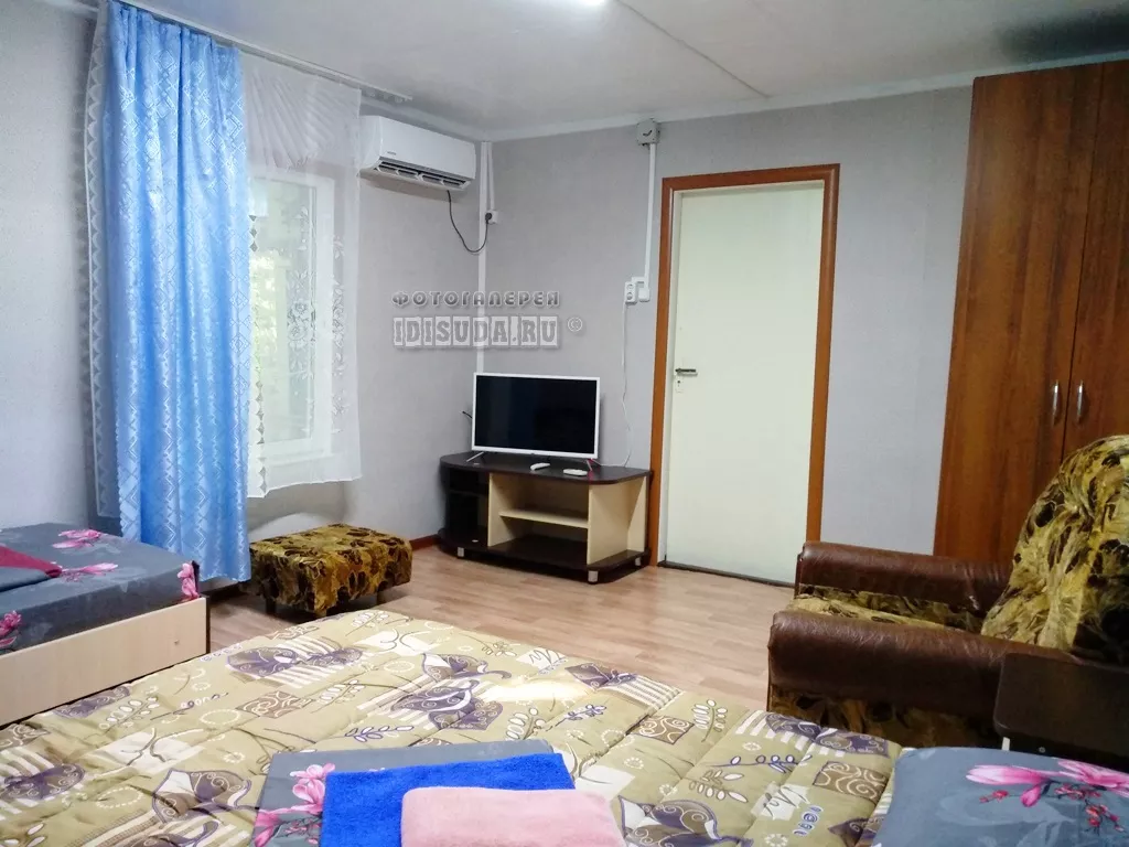 . База отдыха "Золотое Руно". Бухта Инал . База отдыха "Золотое Руно". Бухта Инал